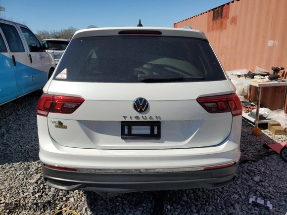 2023 Volkswagen Tiguan SE with VIN 3VVNB7AX8PM085800, listed as a Copart auction lot 46514665 with 26,481 mi miles and Salvage Title. Bid and sale history available at carsss.com. Image 6.
