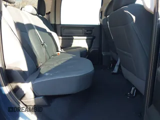2021 Ram 1500 Tradesman z VIN 3C6RR6KG4MG711610, wystawiony jako IAAI lot #40942505 z przebiegiem 9 949 mil mil oraz . Historia ofert i sprzedaży dostępna na DreamBid. Obrazek 8.