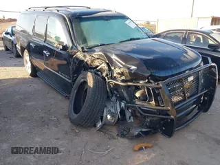2012 Chevrolet Suburban LTZ with VIN 1GNSKKE75CR133445, listed as a IAAI auction lot 41590306 with 203,592 mi miles. Bid and sale history available at carsss.com. Image 1.