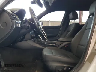 2014 BMW X1 sDrive28i z VIN WBAVM1C57EVW50653, wystawiony jako Copart lot #57309385 z przebiegiem Nie podano mil oraz Szkoda całkowita • Salvage title. Historia ofert i sprzedaży dostępna na DreamBid. Obrazek 7.