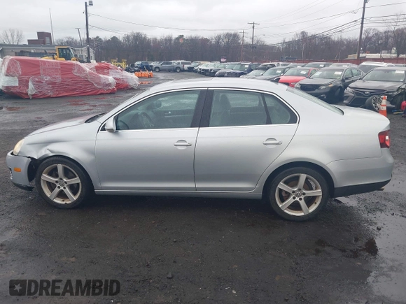 2009 Volkswagen Jetta Sedan SE with VIN 3VWRM71K29M147657, listed as a IAAI auction lot 41867252 with 87,625 mi miles. Bid and sale history available at carsss.com. Image 14.