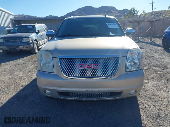 2010 GMC Yukon XL Denali with VIN 1GKUKMEF9AR193007, listed as a IAAI auction lot 41699599 with 201,440 mi miles. Bid and sale history available at carsss.com. Image 6.
