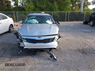 2020 Kia Optima SE z VIN 5XXGT4L33LG438808, wystawiony jako IAAI lot #41901977 z przebiegiem 111 126 mil mil oraz . Historia ofert i sprzedaży dostępna na DreamBid. Obrazek 11.