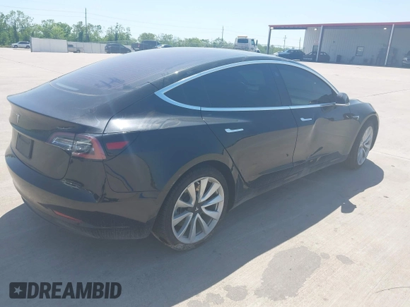 2019 Tesla Model 3 Mid Range z VIN 5YJ3E1EA3KF310976, wystawiony jako IAAI lot #41968012 z przebiegiem Nie podano mil oraz . Historia ofert i sprzedaży dostępna na DreamBid. Obrazek 4.