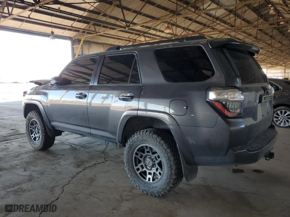 2020 Toyota 4Runner SR5 with VIN JTEBU5JRXL5797867, listed as a Copart auction lot 89103325 with 184,415 mi miles and Salvage Title. Bid and sale history available at carsss.com. Image 2.