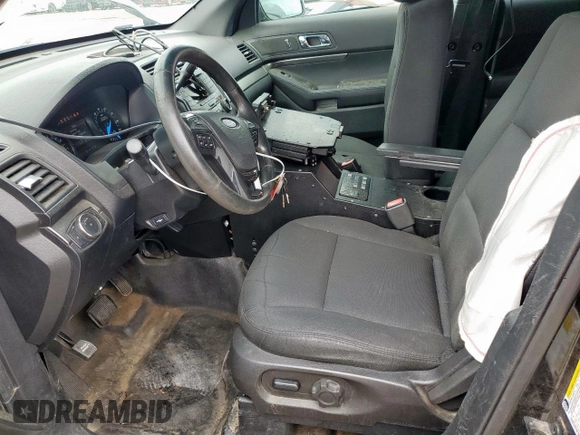 2017 Ford Police Interceptor Utility z VIN 1FM5K8ARXHGB15585, wystawiony jako Copart lot #58861855 z przebiegiem 95 176 mil mil oraz Szkoda całkowita • Salvage title. Historia ofert i sprzedaży dostępna na DreamBid. Obrazek 7.