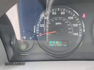 2005 Jeep Grand Cherokee Laredo z VIN 1J4GR48K75C719070, wystawiony jako IAAI lot #42673745 z przebiegiem 181 152 mil mil oraz . Historia ofert i sprzedaży dostępna na DreamBid. Obrazek 15.