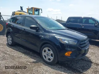 2019 Ford Escape S с VIN 1FMCU0F78KUA34278, выставлен на аукционе IAAI как лот 42103132 с пробегом 64 967 миль миль и . История ставок и продаж доступна на DreamBid. Изображение 1.