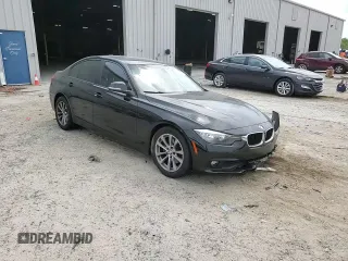 2017 BMW 3 Series 320i z VIN WBA8A9C52HK620440, wystawiony jako Copart lot #54100435 z przebiegiem 104 555 mil mil oraz Szkoda całkowita • Salvage title. Historia ofert i sprzedaży dostępna na DreamBid. Obrazek 13.