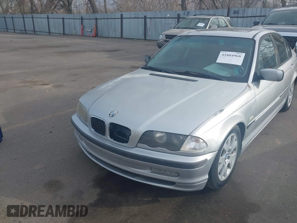 1999 BMW 3 Series 323i with VIN WBAAM3331XCD55039, listed as a IAAI auction lot 41884968 with 187,106 mi miles. Bid and sale history available at carsss.com. Image 6.