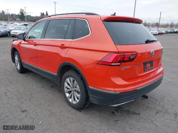 2018 Volkswagen Tiguan SEL with VIN 3VV2B7AX2JM006115, listed as a IAAI auction lot 41758870 with 87,286 mi miles. Bid and sale history available at carsss.com. Image 3.