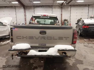 2006 Chevrolet Silverado 1500 LS with VIN 1GCEC19V46Z180282, listed as a IAAI auction lot 41612230 with 180,898 mi miles. Bid and sale history available at carsss.com. Image 16.