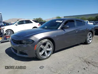 2015 Dodge Charger RT z VIN 2C3CDXCT2FH731912, wystawiony jako Copart lot #56432285 z przebiegiem 51 242 mil mil oraz Szkoda całkowita • Salvage title. Historia ofert i sprzedaży dostępna na DreamBid. Obrazek 1.