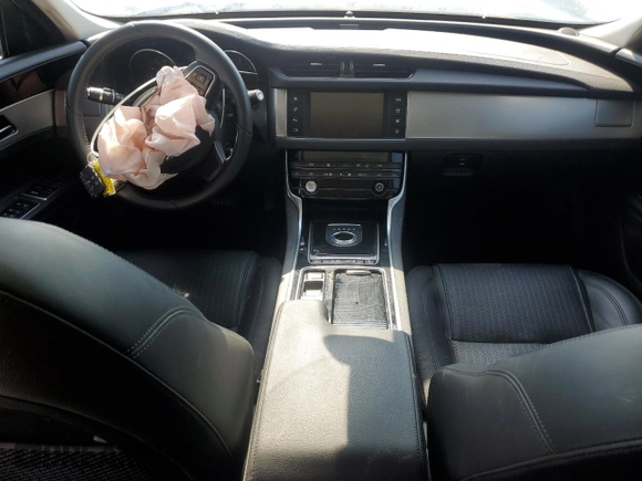 2017 Jaguar XF 20d Prestige with VIN SAJBE4BN9HCY44527, listed as a Copart auction lot 76555354 with 0 mi miles and Salvage Title. Bid and sale history available at carsss.com. Image 8.