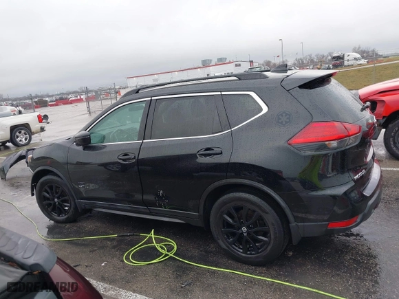 2017 Nissan Rogue SL with VIN 5N1AT2MT5HC770373, listed as a IAAI auction lot 41141381 with 117,950 mi miles. Bid and sale history available at carsss.com. Image 15.