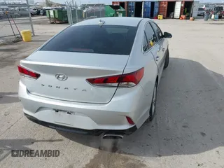 2018 Hyundai Sonata Limited with VIN 5NPE34AF8JH611390, listed as a IAAI auction lot 41550336 with 30,357 mi miles. Bid and sale history available at carsss.com. Image 4.