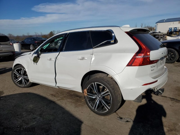 2019 Volvo XC60 R-Design with VIN LYVA22RM8KB230942, listed as a Copart auction lot 81098054 with 0 mi miles and Salvage Title. Bid and sale history available at carsss.com. Image 2.
