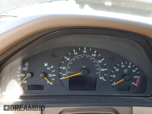 2000 Mercedes-Benz E 320 with VIN WDBJF65J9YB053219, listed as a Copart auction lot 53261565 with Not Provided miles and Salvage Title. Bid and sale history available at DreamBid. Image 9.