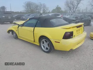2001 Ford Mustang GT Deluxe с VIN 1FAFP45X61F123907, выставлен на аукционе IAAI как лот 42067359 с пробегом Не указан миль и . История ставок и продаж доступна на DreamBid. Изображение 3.