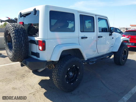 2012 Jeep Wrangler Unlimited Sahara with VIN 1C4BJWEG2CL117080, listed as a IAAI auction lot 41868590 with 92,475 mi miles. Bid and sale history available at carsss.com. Image 4.