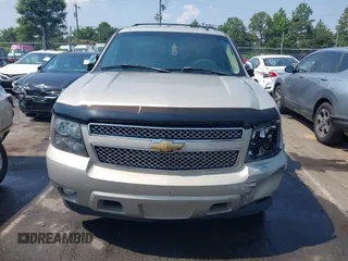 2007 Chevrolet Suburban LT with VIN 3GNFC16027G260735, listed as a IAAI auction lot 42584003 with 177,628 mi miles and . Bid and sale history available at DreamBid. Image 12.