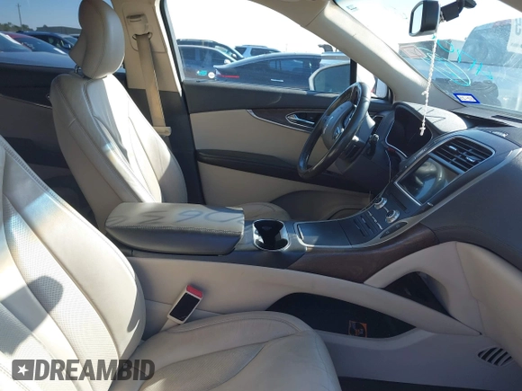 2016 Lincoln MKX Select with VIN 2LMTJ6KR1GBL75185, listed as a IAAI auction lot 41706363 with 135,844 mi miles and . Bid and sale history available at carsss.com. Image 5.