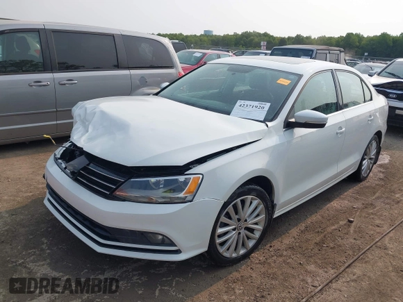 2015 Volkswagen Jetta SE with VIN 3VWD17AJ7FM302290, listed as a IAAI auction lot 42371920 with 127,631 mi miles and . Bid and sale history available at DreamBid. Image 2.