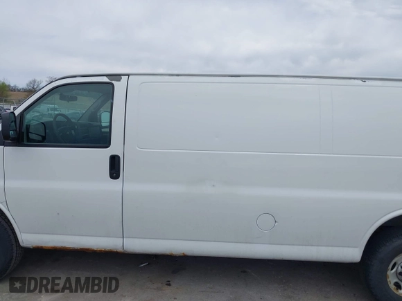 2011 Chevrolet Express Cargo with VIN 1GCWGGBA3B1140951, listed as a IAAI auction lot 42093707 with 343,603 mi miles and . Bid and sale history available at DreamBid. Image 15.