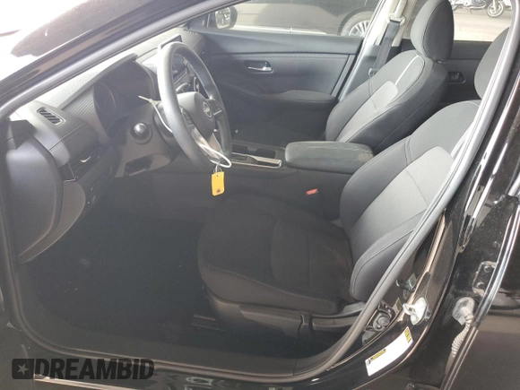 2024 Nissan Sentra SV z VIN 3N1AB8CV1RY270820, wystawiony jako Copart lot #57777345 z przebiegiem 23 980 mil mil oraz Szkoda całkowita • Salvage title. Historia ofert i sprzedaży dostępna na DreamBid. Obrazek 7.