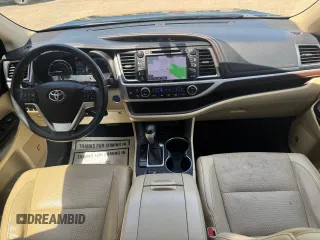 2016 Toyota Highlander Limited z VIN 5TDDCRFH0GS015387, wystawiony jako Copart lot #66188135 z przebiegiem 252 617 mil mil oraz Czysty tytuł • Clean title. Historia ofert i sprzedaży dostępna na DreamBid. Obrazek 11.