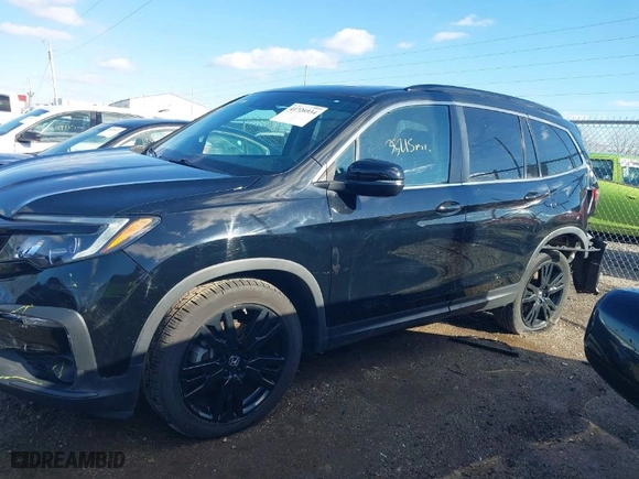 2021 Honda Pilot Special Edition with VIN 5FNYF6H29MB027960, listed as a IAAI auction lot 41726934 with 35,215 mi miles. Bid and sale history available at carsss.com. Image 14.
