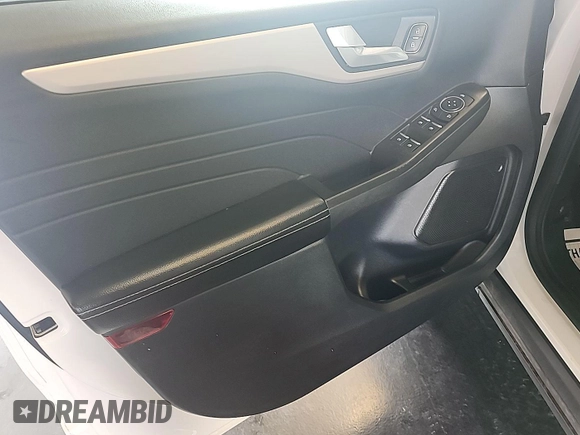 2021 Ford Escape SE с VIN 1FMCU9G67MUA42613, выставлен на аукционе IAAI как лот 42802200 с пробегом 83 890 миль миль и . История ставок и продаж доступна на DreamBid. Изображение 12.
