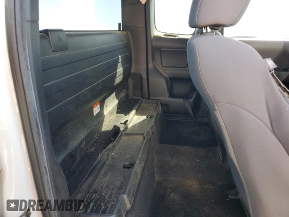 2021 Toyota Tacoma SR z VIN 3TYRX5GN5MT027686, wystawiony jako Copart lot #52277225 z przebiegiem 29 822 mil mil oraz Szkoda całkowita • Salvage title. Historia ofert i sprzedaży dostępna na DreamBid. Obrazek 10.