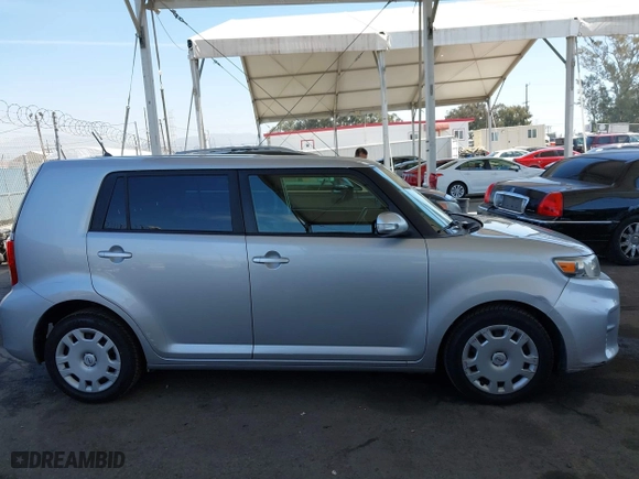 2015 Scion xB with VIN JTLZE4FE4FJ076444, listed as a IAAI auction lot 42025005 with 76,918 mi miles. Bid and sale history available at carsss.com. Image 13.