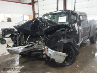 2006 Chevrolet Silverado 2500HD LT1 with VIN 1GCHK23DX6F210487, listed as a IAAI auction lot 40915744 with 1 mi miles. Bid and sale history available at carsss.com. Image 6.