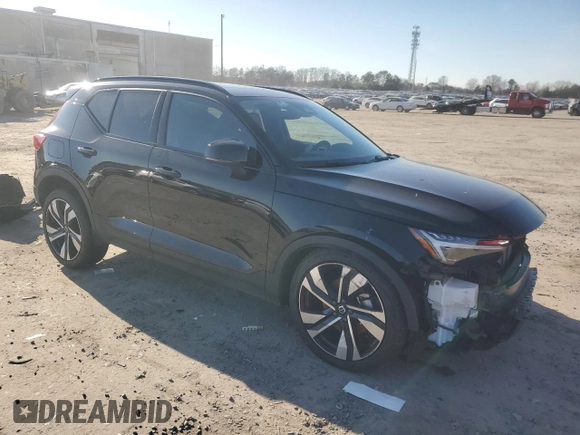 2023 Volvo XC40 Ultimate Dark Theme z VIN YV4L12UX9P2100106, wystawiony jako Copart lot #85582384 z przebiegiem 7 506 mil mil oraz Szkoda całkowita • Salvage title. Historia ofert i sprzedaży dostępna na DreamBid. Obrazek 4.