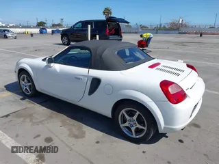 2002 Toyota MR2 z VIN JTDFR320120045045, wystawiony jako IAAI lot #42227577 z przebiegiem 128 095 mil mil oraz . Historia ofert i sprzedaży dostępna na DreamBid. Obrazek 3.