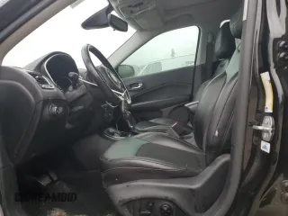 2020 Jeep Compass Latitude z VIN 3C4NJDBB2LT148795, wystawiony jako Copart lot #71754904 z przebiegiem 74 822 mil mil oraz Szkoda całkowita • Salvage title. Historia ofert i sprzedaży dostępna na DreamBid. Obrazek 7.