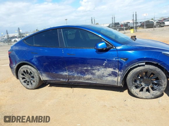 2020 Tesla Model Y Long Range with VIN 5YJYGDEF4LF000494, listed as a IAAI auction lot 41894856 with 118,638 mi miles and . Bid and sale history available at DreamBid. Image 12.