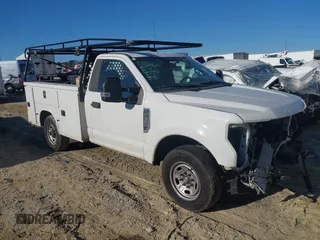 2019 Ford F-350 with VIN 1FDBF3A65KED19570, listed as a IAAI auction lot 41627705 with 158,017 mi miles and . Bid and sale history available at DreamBid. Image 1.