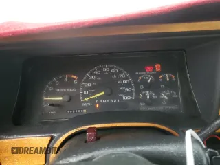 1995 GMC Sierra 1500 z VIN 2GTEK19K2S1542315, wystawiony jako Copart lot #42764275 z przebiegiem 305 402 mil mil oraz Szkody całkowita. Historia ofert i sprzedaży dostępna na DreamBid. Obrazek 9.