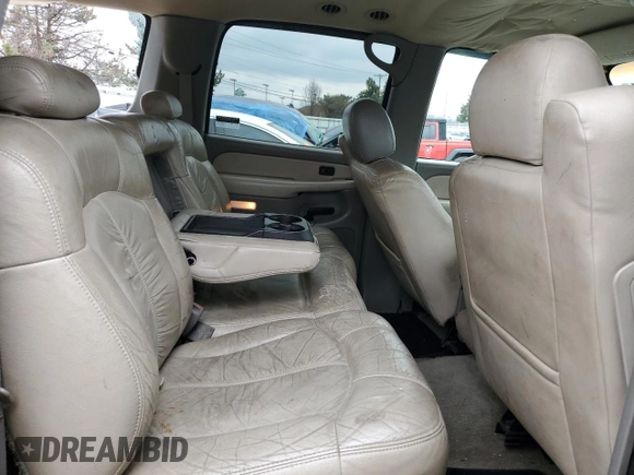 2000 Chevrolet Suburban with VIN 1GNFK16T1YJ150403, listed as a Copart auction lot 44657965 with 206,937 mi miles and Salvage Title. Bid and sale history available at carsss.com. Image 11.