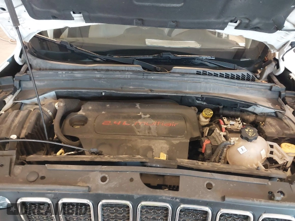 2019 Jeep Renegade Latitude with VIN ZACNJABB6KPK21894, listed as a IAAI auction lot 42079988 with 103,394 mi miles and . Bid and sale history available at DreamBid. Image 10.