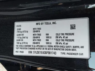 2025 Tesla Model 3 Long Range z VIN 5YJ3E1EA3SF981743, wystawiony jako IAAI lot #42352588 z przebiegiem Nie podano mil oraz . Historia ofert i sprzedaży dostępna na DreamBid. Obrazek 9.