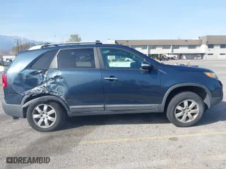 2011 Kia Sorento LX with VIN 5XYKT4A29BG135451, listed as a IAAI auction lot 41847012 with 200,328 mi miles. Bid and sale history available at carsss.com. Image 13.