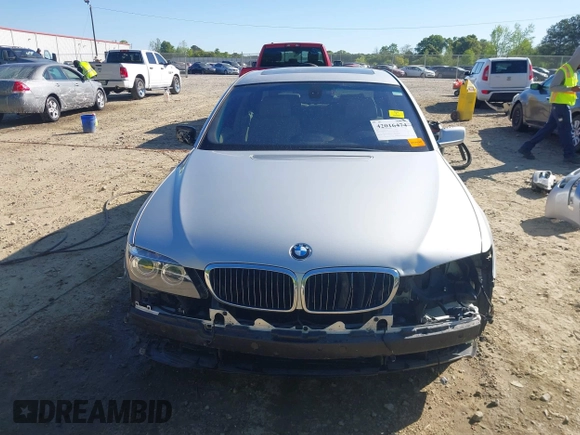 2008 BMW 7 Series 750Li with VIN WBAHN83528DT79949, listed as a IAAI auction lot 42016474 with 252,573 mi miles and . Bid and sale history available at carsss.com. Image 13.