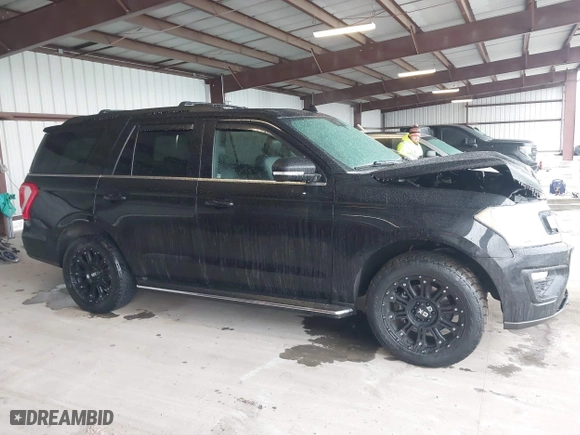 2019 Ford Expedition XLT with VIN 1FMJU1JT5KEA01234, listed as a IAAI auction lot 41515925 with 98,665 mi miles. Bid and sale history available at carsss.com. Image 13.