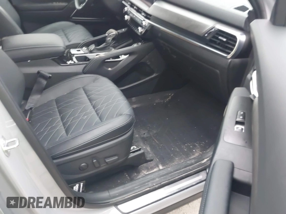 2024 Kia Telluride SX Prestige X-Pro with VIN 5XYP5DGC4RG557203, listed as a IAAI auction lot 41569618 with 2,696 mi miles and . Bid and sale history available at DreamBid. Image 5.