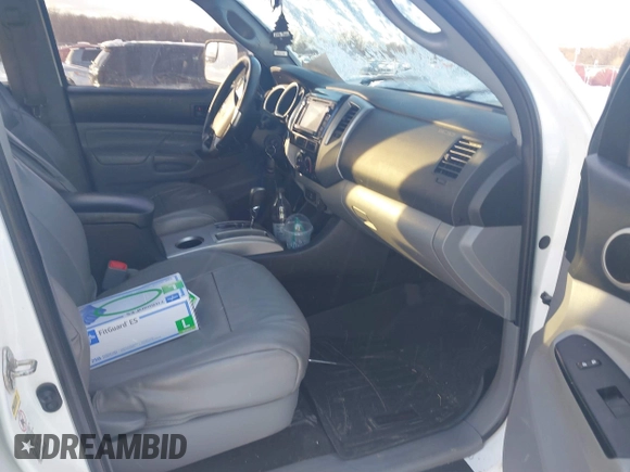 2014 Toyota Tacoma with VIN 3TMLU4EN0EM147193, listed as a IAAI auction lot 41280636 with 162,345 mi miles. Bid and sale history available at carsss.com. Image 5.