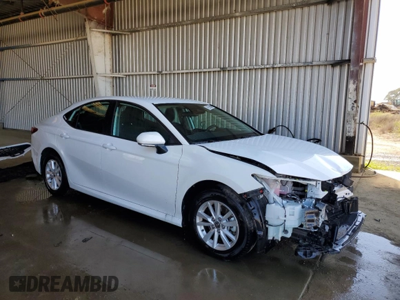 2025 Toyota Camry LE with VIN 4T1DAACK4SU048772, listed as a Copart auction lot 53307215 with 10,997 mi miles and Clean Title. Bid and sale history available at DreamBid. Image 4.
